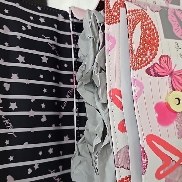 BETSEY JOHNSN PINK n MULTI COLOR LUV BETSEY DMF HANDBAG - Picture 6 of 6